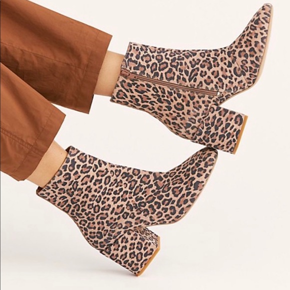 nicola heel boot